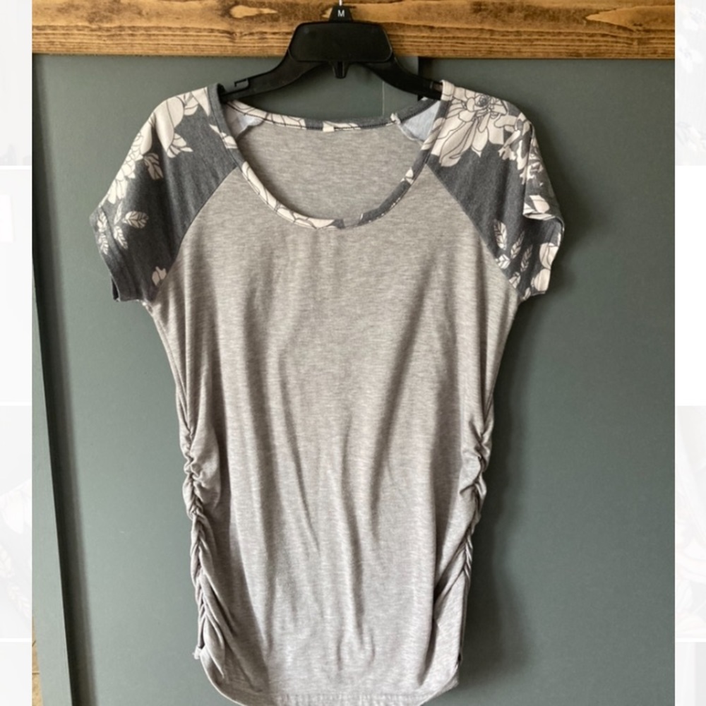 Maternity top size Large
